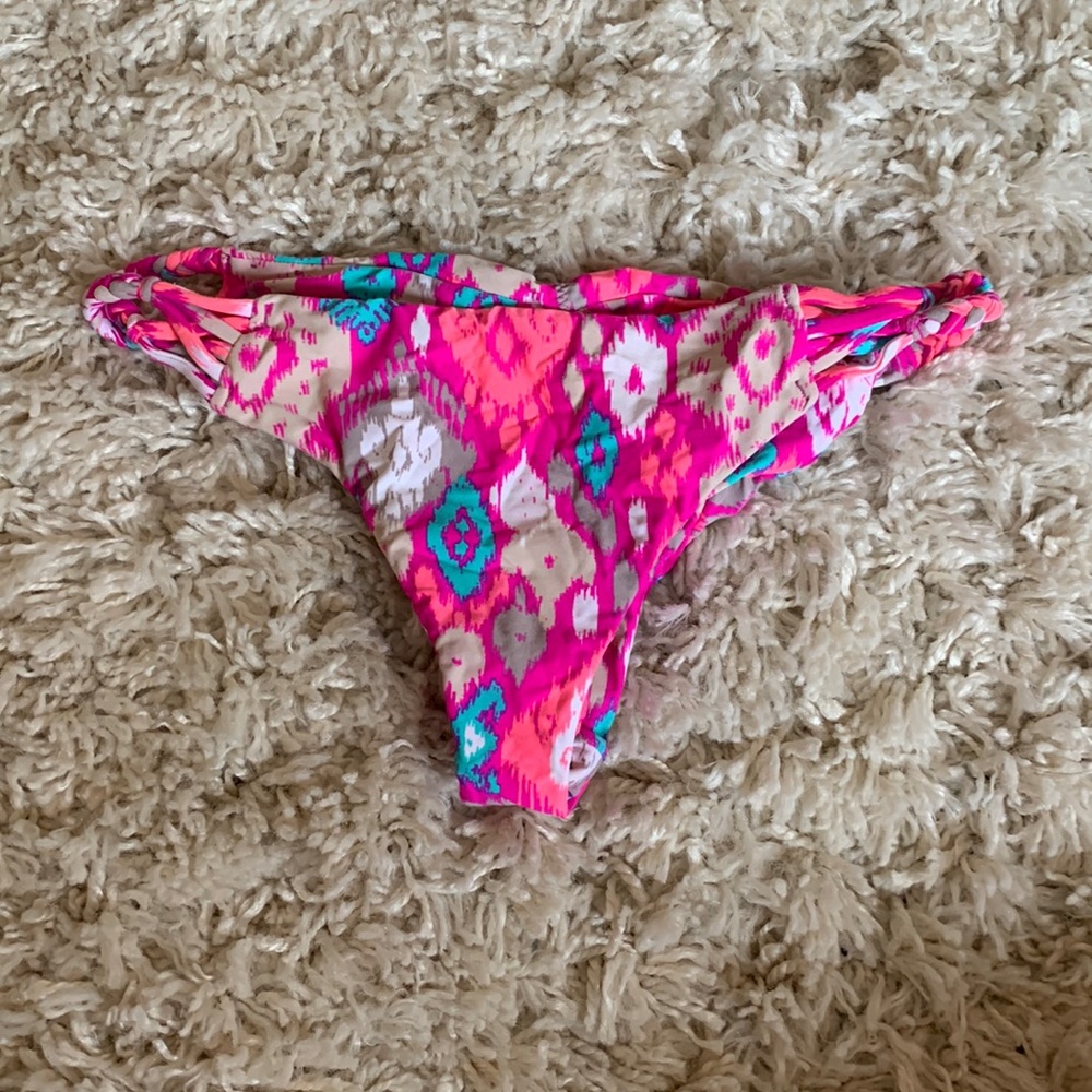 Small O’Neill swim bottoms